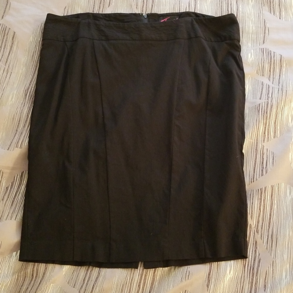 Torrid Black Skirt w/ Slit sz 18